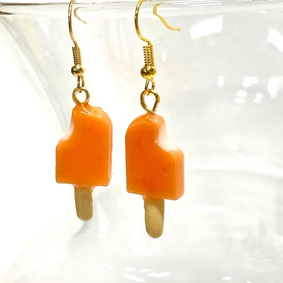 HANDMADE Dreamsicle Resin Art Dangle Earrings - Picture 5 of 10
